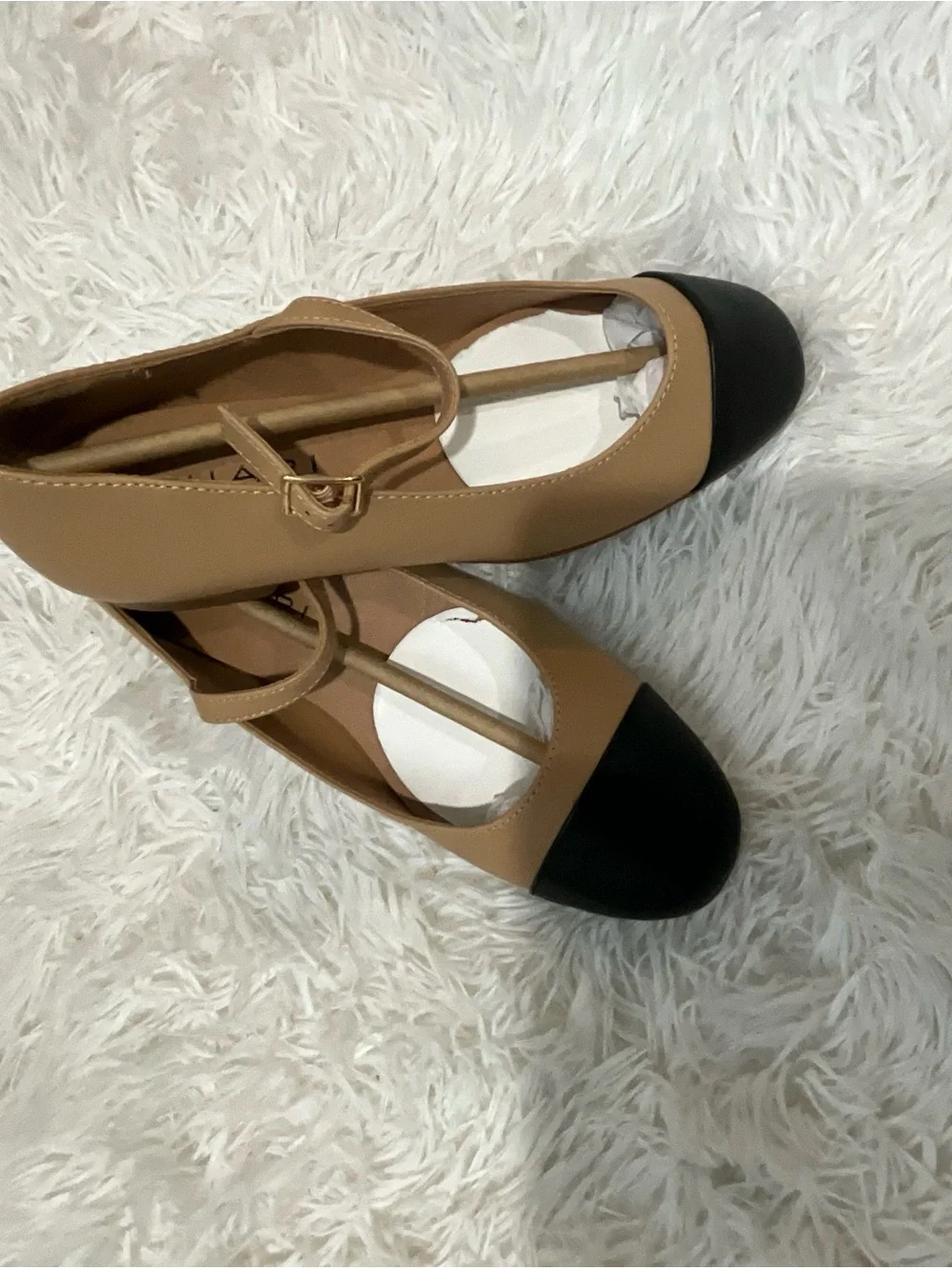 Tahari Two-Tone Tan and Black Mary Jane Flats - Picture 3 of 10